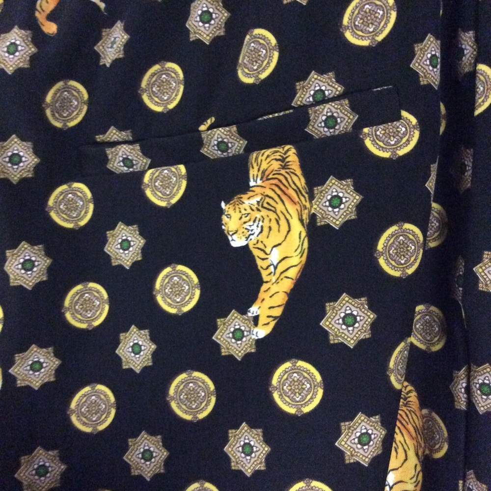 Zara Basic Tigger Cropped Pants - image 4